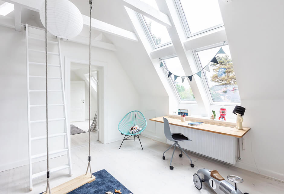 a- childrens-room-with-a-swing-and-starry-views-10